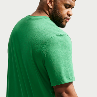 Nike Sportswear Club Erkek Tişörtü görsel 7