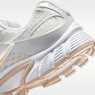 Nike V5 RNR Women's Shoes with Reflective Design Accents