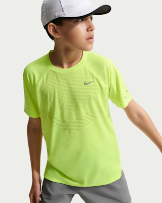 Детские шорты Nike Stride Big Kids' Dri-FIT Short-Sleeve Top