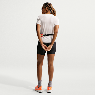 Nike ACG Dri-FIT Kısa Kollu Kadın Arazi Koşusu Üstü görsel 5