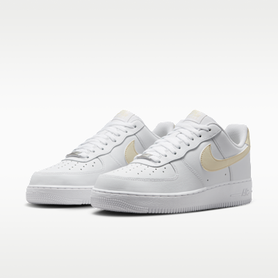 รองเท้าผู้ชาย Nike Air Force 1 '07