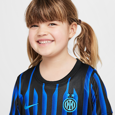 Inter Milan 2025/26 Stadium Home Younger Kids' Nike Football Replica 3-Piece Kit