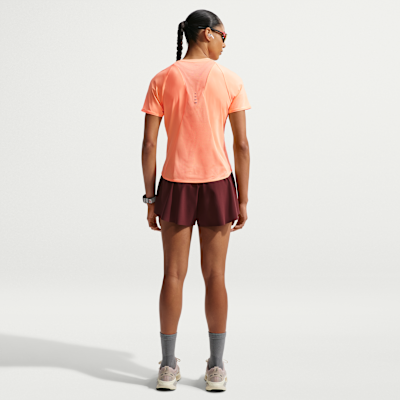 Nike Swift Dri-FIT Kısa Kollu Kadın Koşu Üstü görsel 5