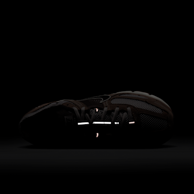 รองเท้าผู้ชาย Nike Zoom Vomero 5