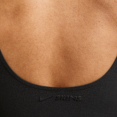 NikeSKIMS Studio Stretch Plunge Kadın Atleti görsel 6