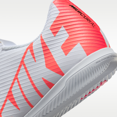 Nike Mercurial Vapor 15 Club Indoor/Court Low-Top Soccer Shoes