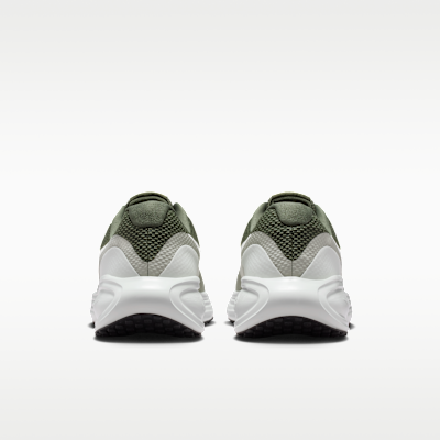 Tenis de correr en pavimento para hombre Nike Revolution 8