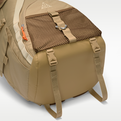 ナイキ ACG "DAYMAX" バックパック (25L)