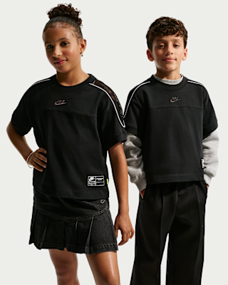 Детские шорты Nike Sportswear Collection Big Kids' Short-Sleeve Top