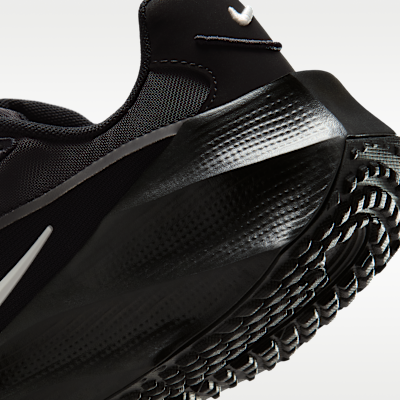 Nike Aura Edge Women's Shoes