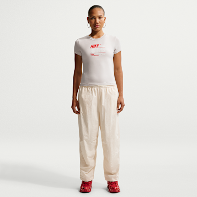 Nike Sportswear Chill Knit Dar Kesimli Mod-Crop Kadın Tişörtü görsel 4