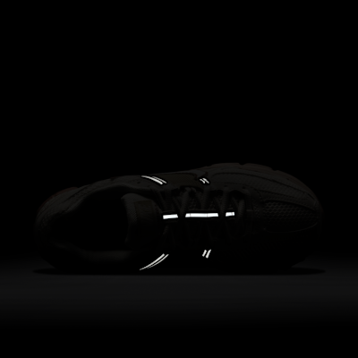 Nike Zoom Vomero 5 女鞋 (具反光裝飾)