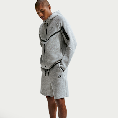 Nike Tech Fleece Erkek Şortu görsel 4