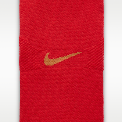 Nike FFF VaporFast İç Saha Nike Dri-FIT ADV Diz Boyu Futbol Çorapları görsel 4