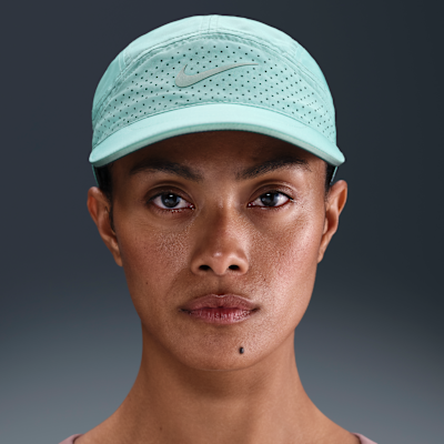Gorra con diseño reflejante sin estructura Nike Fly Dri-FIT ADV