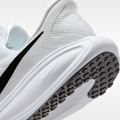 Nike Revolution 8 EasyOn Men's Road Running Shoes