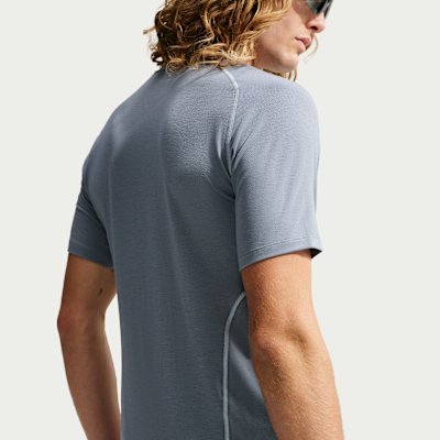 Nike Tech Dri-FIT Kısa Kollu Erkek Üstü görsel 2