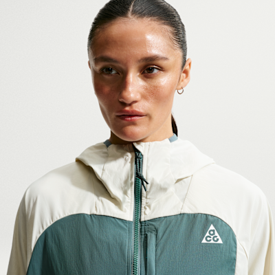 Nike ACG Five Towers UV Korumalı Kadın Ceketi görsel 3