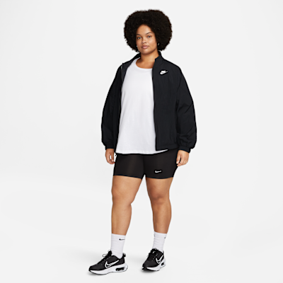 Nike Sportswear Club Essentials Kadın Tişörtü (Büyük Beden) görsel 5