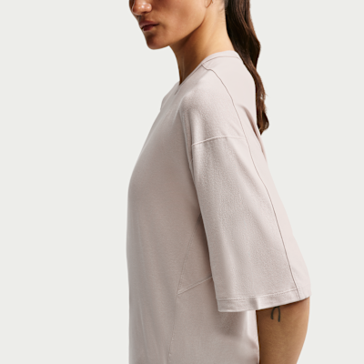 Nike 24.7 ImpossiblySoft Light Dri-FIT Kısa Kollu Kadın Tişörtü görsel 3
