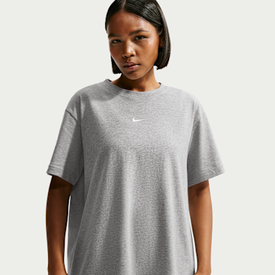 Nike Sportswear Classic Bol Kadın Tişörtü