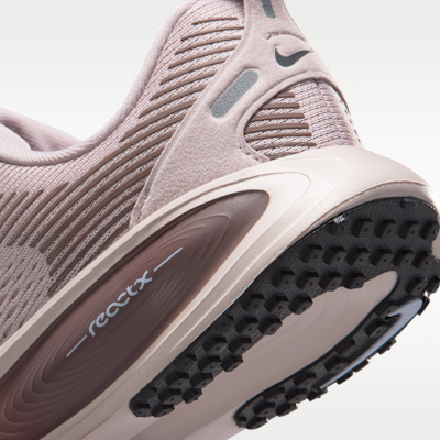 Nike Vomero 18 Older Kids' Road Running Shoes