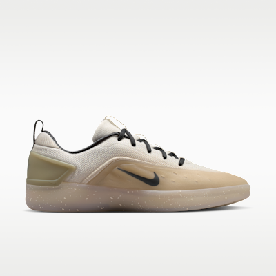 Nike SB Zoom Nyjah 4 Kaykay Ayakkabısı görsel 3