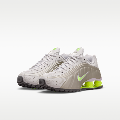 나이키 샥스 R4 주니어 신발