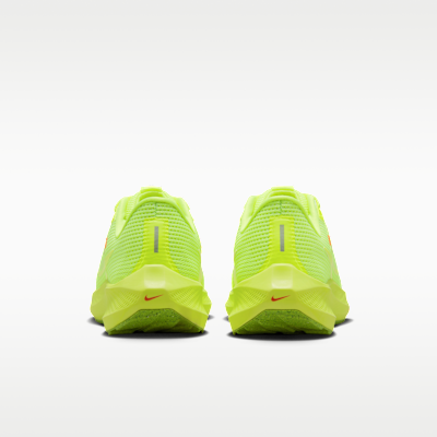 รองเท้าวิ่งโร้ดรันนิ่งผู้หญิง Nike Pegasus 40