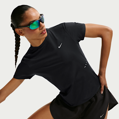 Nike Swift Dri-FIT Kısa Kollu Kadın Koşu Üstü görsel 3