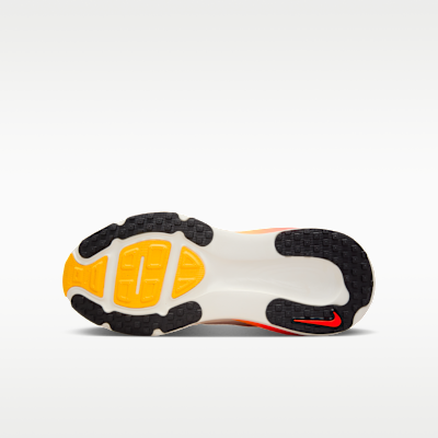 Nike Vomero 18 大童路跑鞋