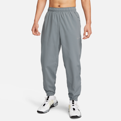 Nike Form Dri-FIT Bileğe Doğru Daralan Çok Yönlü Erkek Eşofman Altı