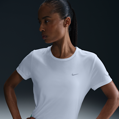 Nike Tempo Dri-FIT Kısa Kollu Kadın Koşu Üstü