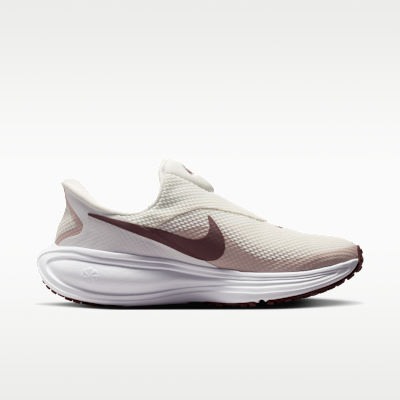 Nike Revolution 8 EasyOn Kadın Yol Koşu Ayakkabısı görsel 3