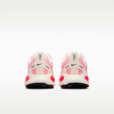 Nike Vomero 18 大童路跑鞋