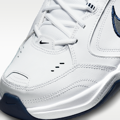 ナイキ エア モナーク IV メンズ ワークアウトシューズ (エクストラワイド)