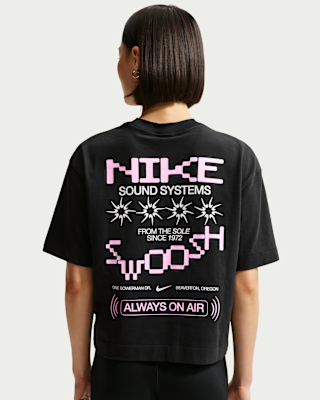 NIKE公式】Nike スポーツウェア オーバーサイズド ミッドクロップ T 