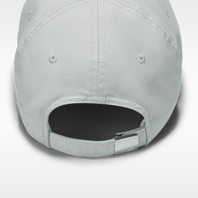 Nike Dri-FIT Club Unstructured Metal Swoosh Cap