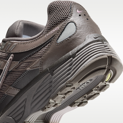 รองเท้า Nike P-6000