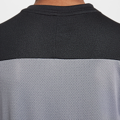 Nike Academy Older Kids' Dri-FIT Football Top