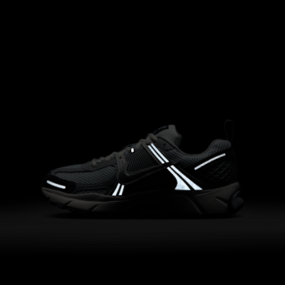 Nike Vomero 5 大童反光裝飾鞋款