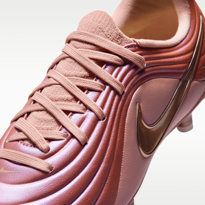 Tacos de fútbol de corte low para terrenos múltiples Nike Jr. Tiempo Maestro Academy LE