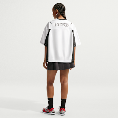 Nike Sportswear Büyük Kesimli Kadın Forması görsel 5
