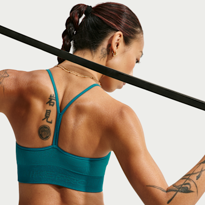 Спортивный бюстгальтер женский Nike Pro Seamless Light Support Padded, фото 2