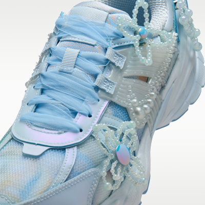 Nike V2K Run 女款藝術家系列女鞋