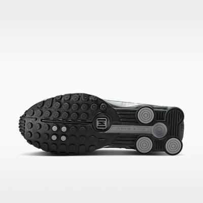 ナイキ ショックス R4 メンズシューズ