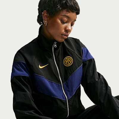 Nike Inter Milan Windrunner Nike UV Dokuma Kadın Futbol Ceketi görsel 3