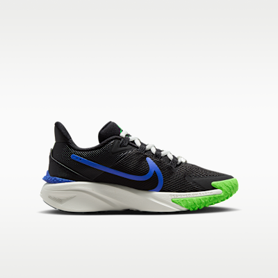 รองเท้าวิ่งโร้ดรันนิ่งเด็กโต Nike Star Runner 4