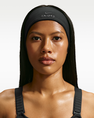 Nike SKIMS Headband Black Obsidian NikeSKIMS ACCESSORIES HEADBAND | OBSIDIAN | SKIMS main image 3
