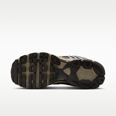 ナイキ エア マックス モト 2K ウィメンズシューズ リフレクティブ (再帰反射) アクセント付き